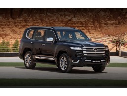 Rent a Toyota Land Cruiser with Rent Bus – Black Friday Discounts Up to 15%!