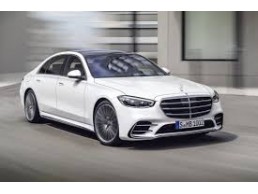 ليموزين مرسيدس S450 للمطار: خصومات حصرية على السفر الفاخر